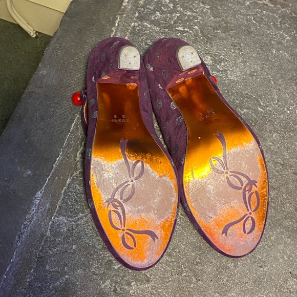 Adorable VTG Poetic License Mary Janes,purple suede w/silver dots,Cherry charm 8 - Picture 6 of 11